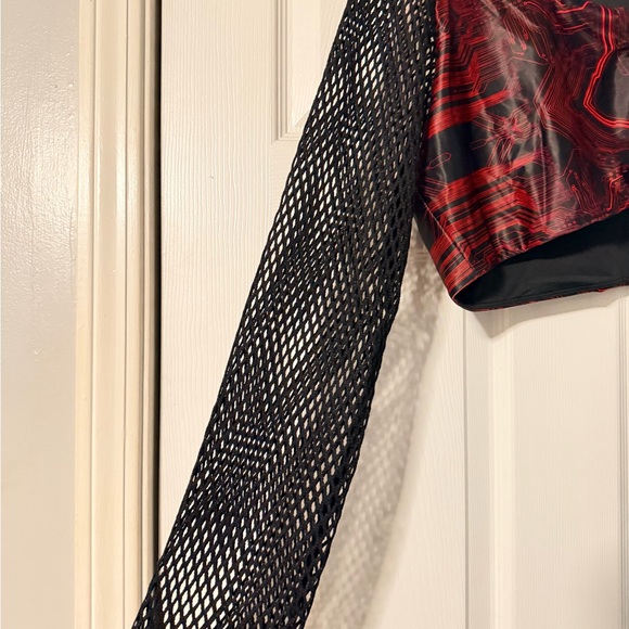 iHeartRaves Red & Black Mesh Sleeve Tie-Front Crop Top - Picture 3 of 3